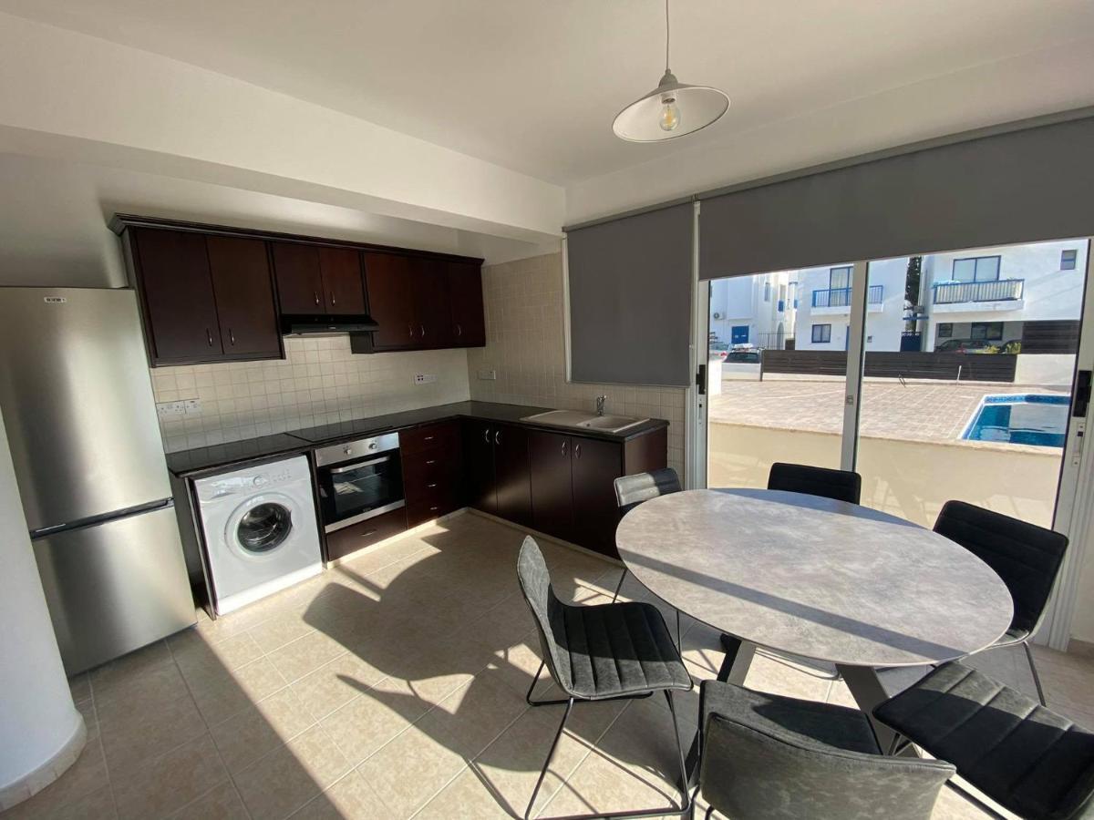Cosy Apartment In Kato Paphos With Pool Access Exteriör bild
