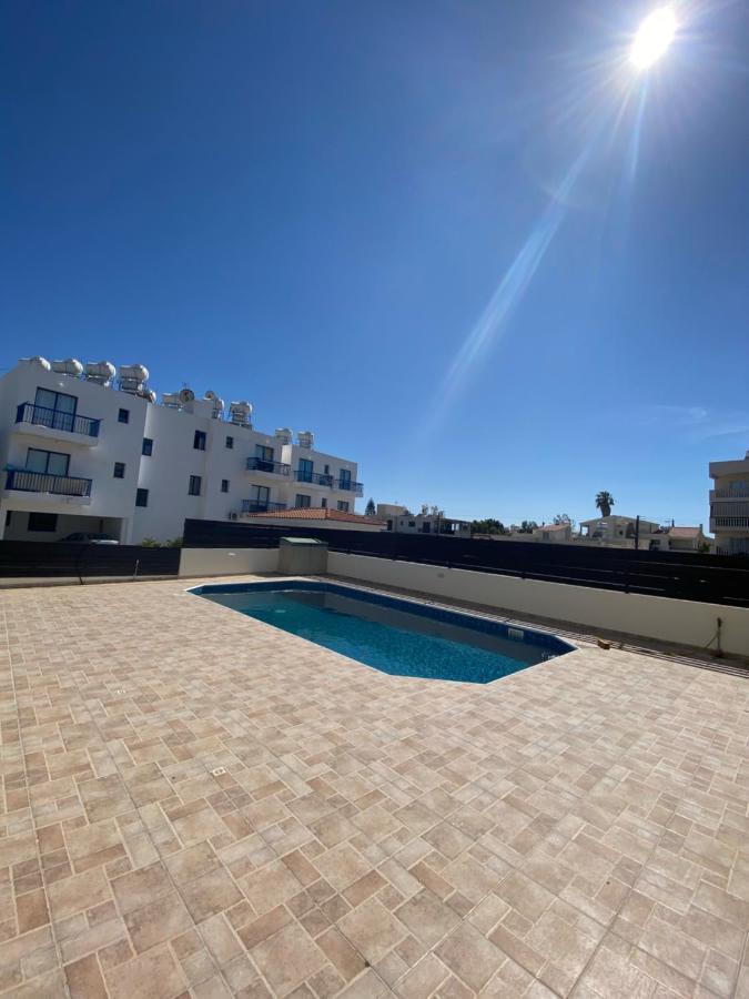 Cosy Apartment In Kato Paphos With Pool Access Exteriör bild