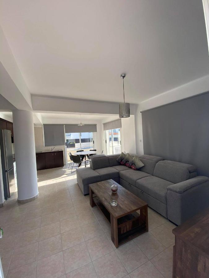 Cosy Apartment In Kato Paphos With Pool Access Exteriör bild