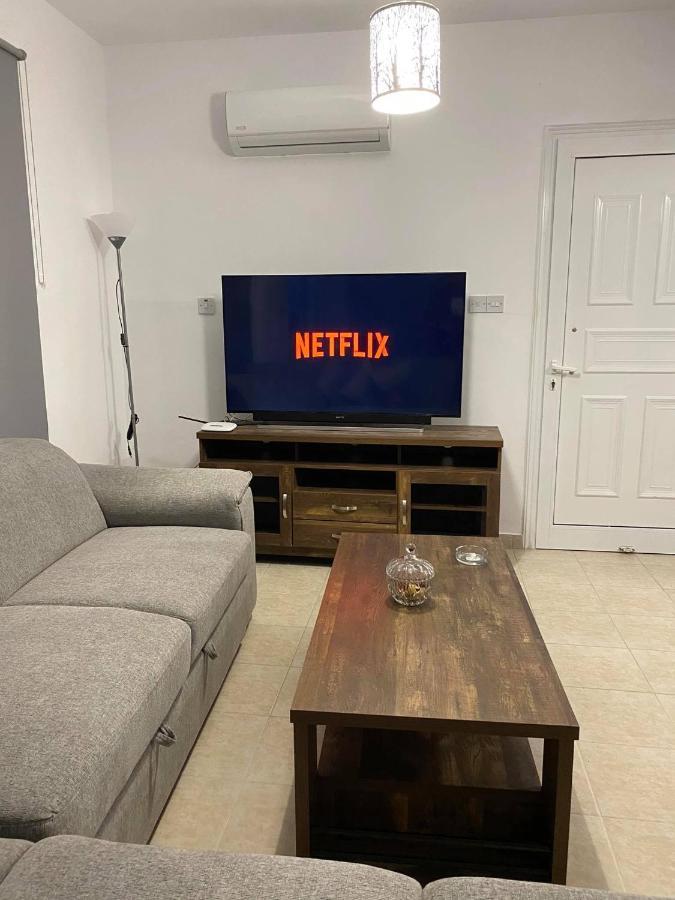 Cosy Apartment In Kato Paphos With Pool Access Exteriör bild